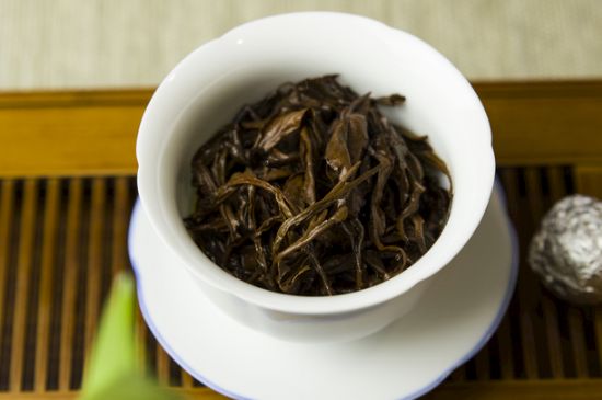 干吃茶葉致癌嗎，長(zhǎng)期吃干茶葉的危害