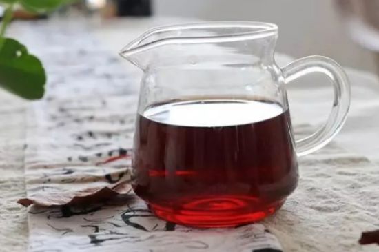 黑茶調(diào)理婦科病，女人喝黑茶好處太多了！