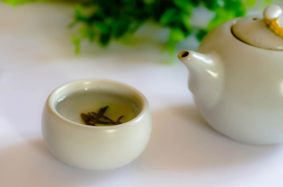 綠茶碧螺春怎么泡簡易步驟，沖泡碧螺春的十二步驟口訣