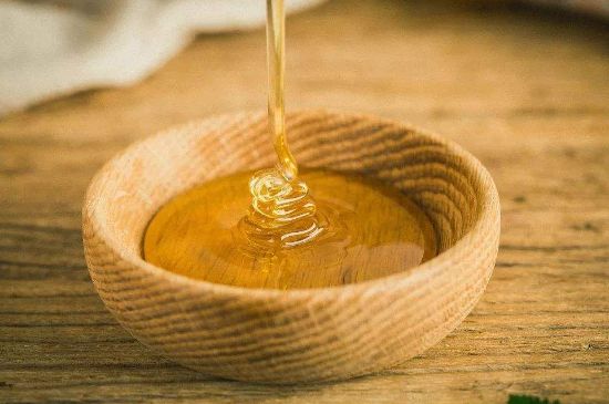 老茶浸蜜有什么功效，茶葉浸蜂蜜治咳嗽