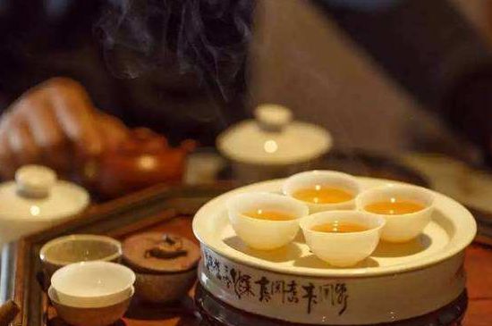 茶的三個(gè)禮儀，茶的禮儀小知識(shí)