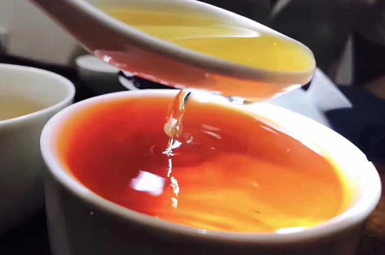 女人喝肉桂紅茶有什么好處，肉桂加紅茶的功效與作用