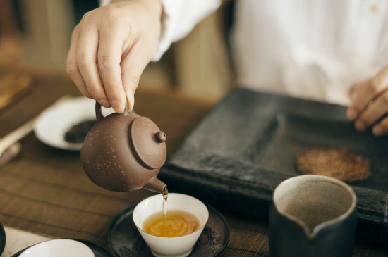 女人喝茶要行扣茶禮嗎，叩茶禮女士能用嗎？