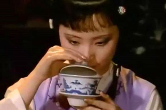 女士喝茶優(yōu)雅姿勢(shì)，女士正確喝茶姿勢(shì)禮儀