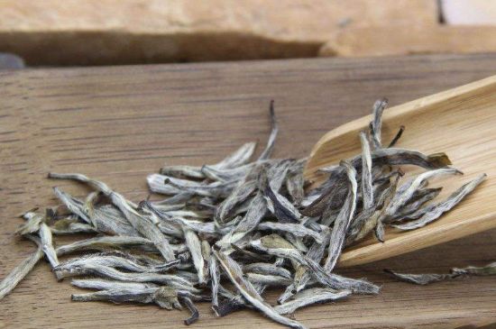 春茶季怎么辨別白毫銀針的好壞，好的白毫銀針如何選購？