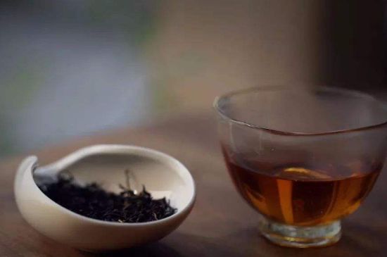 泡好的茶水放冰箱能保存多久，泡好的茶冷藏放多久？