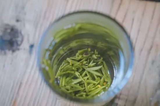 泡好的茶水放冰箱能保存多久，泡好的茶冷藏放多久？