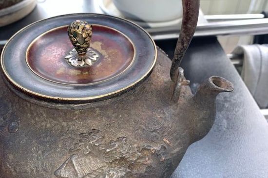 國產(chǎn)鐵壺危害，便宜鐵壺有毒嗎