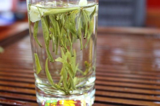 茉莉銀針屬于什么茶，茉莉銀針適合什么人喝？