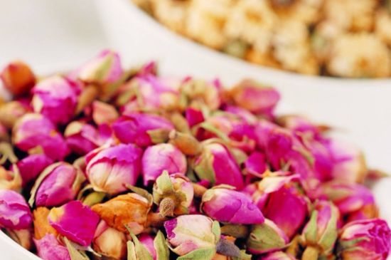 玫瑰花的最佳搭配，喝玫瑰花茶搭配什么喝好？