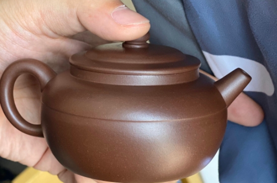 新買的紫砂壺為什么會(huì)裂，真的紫砂壺是不是很容易開裂？