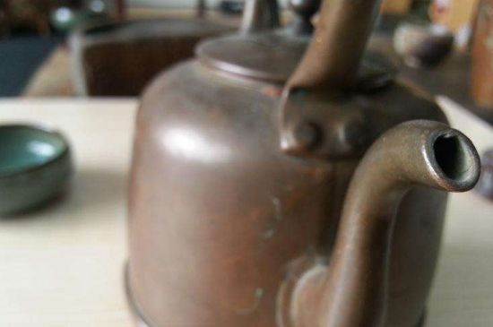 用銅壺?zé)惺裁唇?，銅壺煮水的兩大忌諱和好處