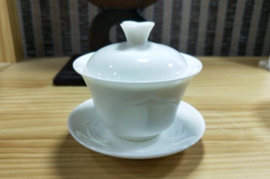 常見(jiàn)的七大材質(zhì)的茶具優(yōu)缺點(diǎn)，用什么材質(zhì)的茶具泡茶最好？