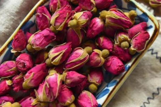 干玫瑰花泡水放幾顆，玫瑰花泡水一次放幾朵？