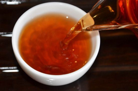 茯磚茶與普洱茶哪個(gè)好，茯茶和普洱茶口味區(qū)別