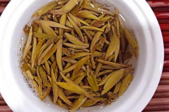 新白毫銀針和老白毫銀針的區(qū)別，新老白毫銀針的品質特征