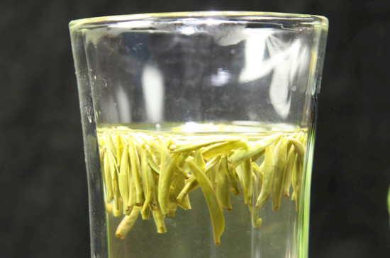 竹葉青茶泡不立起來(lái)怎么回事，竹葉青茶怎么泡立起來(lái)