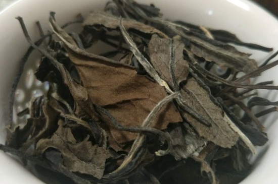 福鼎白茶貢眉和壽眉的區(qū)別，壽眉與貢眉有什么區(qū)別