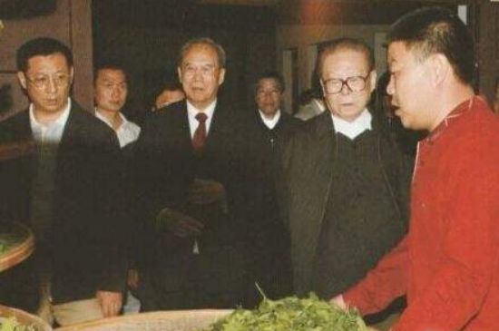 母樹大紅袍給誰喝了，為什么母樹大紅袍叫三棵六株？