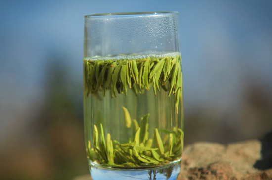 竹葉青茶泡不立起來(lái)怎么回事，竹葉青茶怎么泡立起來(lái)
