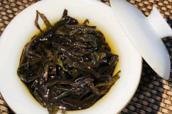 長(zhǎng)期喝巖茶會(huì)上火嗎？巖茶這樣喝了容易上火！