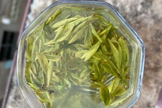 西湖龍井茶頭采和二采區(qū)別，明前龍井一采和二采什么味道？