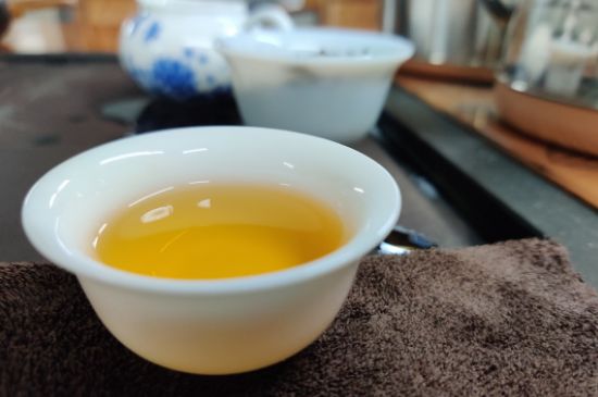 蜜蘭香好還是鴨屎香好，鳳凰單叢茶蜜蘭香和鴨屎香特點(diǎn)有哪些？