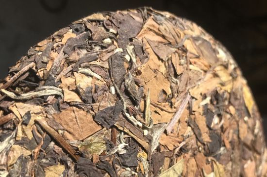 7年壽眉和2年白牡丹哪個好，老白茶壽眉與白牡丹的口感區(qū)別